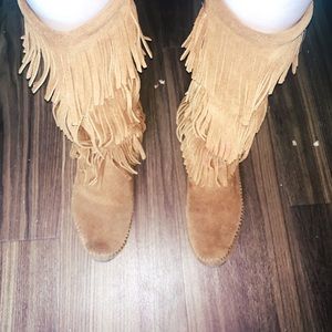 brown minnetonka boots